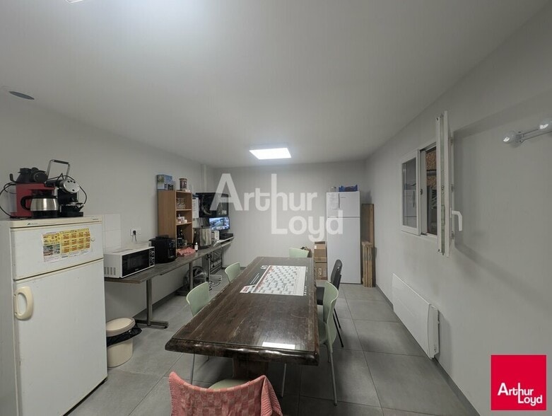 Local d'activités dans Bellevigne-les-Châteaux à vendre - Photo intérieure - Image 2 de 3