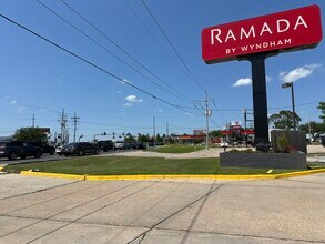 1400 W Tunnel Blvd, Houma, LA for lease Building Photo- Image 1 of 6