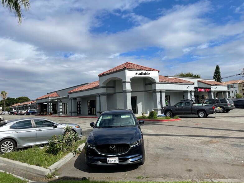 12001-12037 Firestone Blvd, Norwalk, CA à louer - Photo du bâtiment - Image 2 de 15