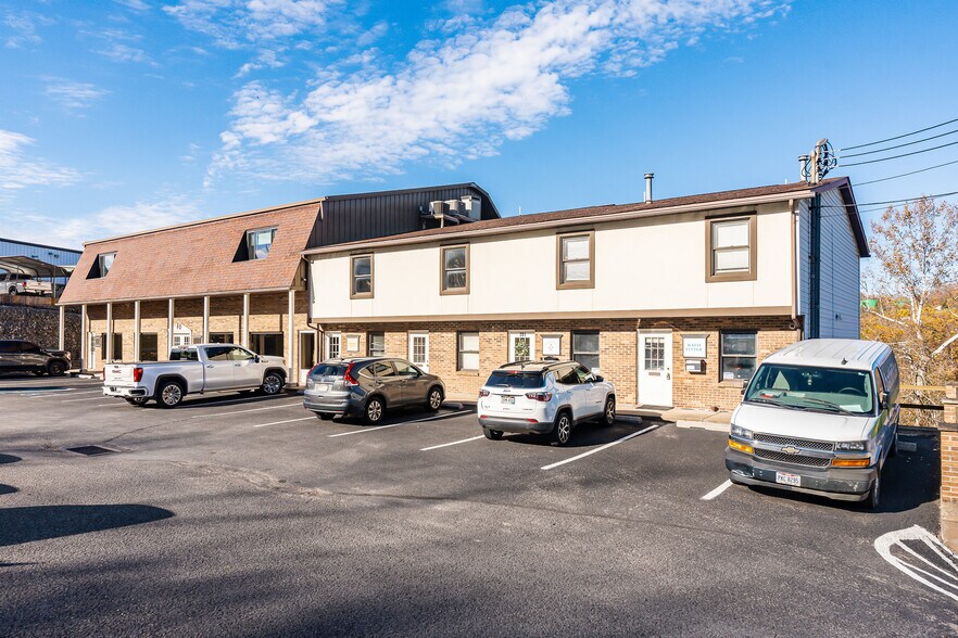 193 Greenbag Rd, Morgantown, WV à vendre - Photo du bâtiment - Image 2 de 32
