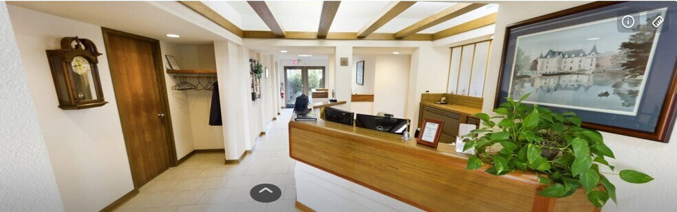 2210 Dean St, St Charles, IL à vendre - Photo intérieure - Image 2 de 8