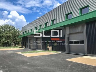 Plus de détails pour Local d'activités à louer