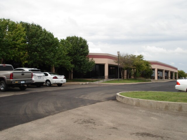2400 Lakeview Dr, Amarillo, TX à louer Photo du bâtiment- Image 1 de 2