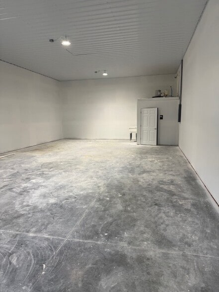 37231 Johnson Rd, Selbyville, DE à louer - Photo du bâtiment - Image 3 de 3