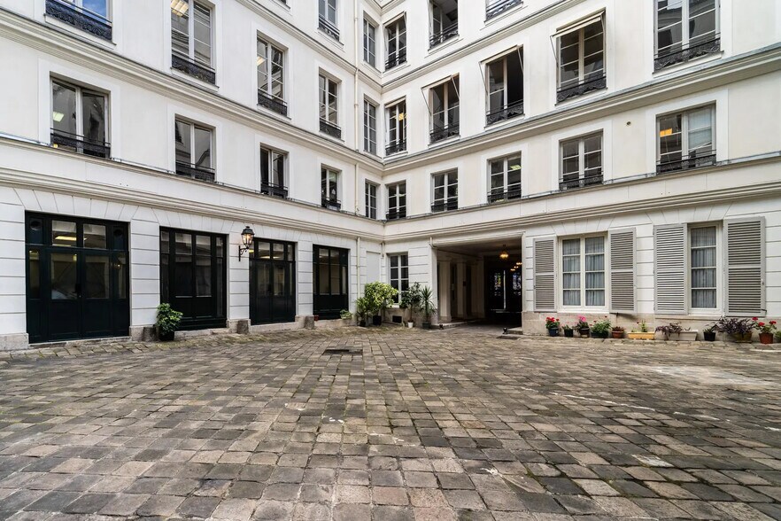 12 Rue De La Chaussee D'Antin, Paris for lease - Building Photo - Image 2 of 11