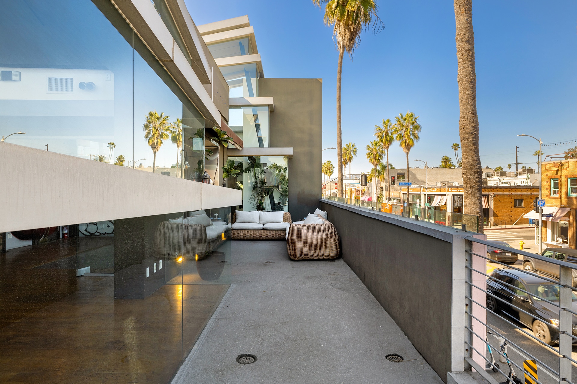 1410 Abbot Kinney Blvd, Venice, CA for lease Interior Photo- Image 1 of 5