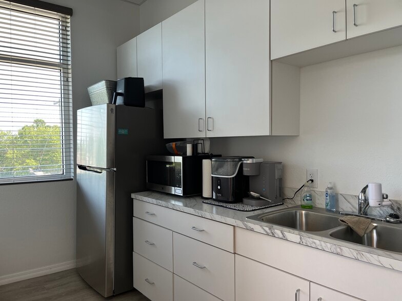 2881 Placida Rd, Englewood, FL à louer - Photo intérieure - Image 3 de 8