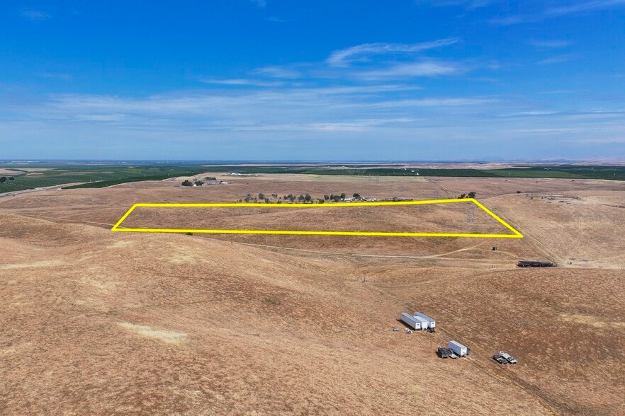 Snow Queen Avenue, Delano, CA for sale - Building Photo - Image 2 of 6