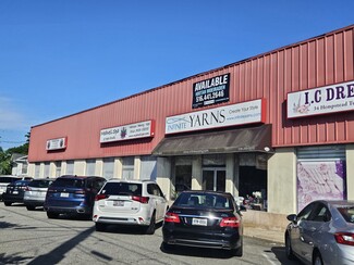 Plus de détails pour 34 Hempstead Tpke, Farmingdale, NY - Vente au détail à louer