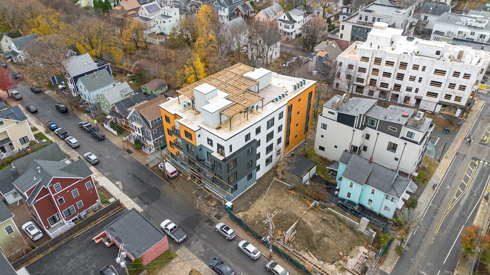 13 Warwick St, Somerville, MA à vendre - Photo du bâtiment - Image 2 de 21