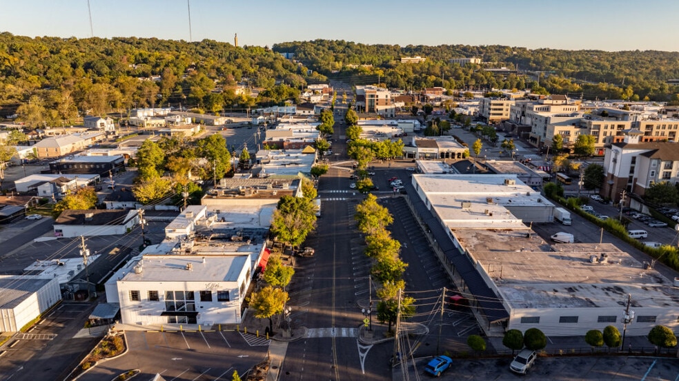 Main Street Legacy Asset portfolio of 6 properties for sale on LoopNet.ca - Aerial - Image 3 of 7