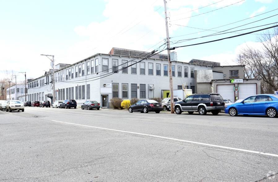 35 Tripp St, Framingham, MA for lease - Building Photo - Image 2 of 6