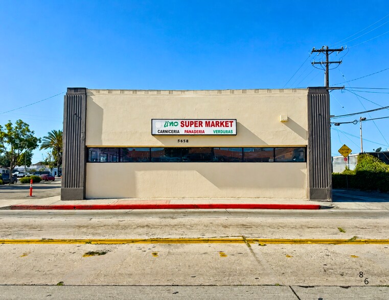 5658 Clara St, Bell Gardens, CA à louer - Photo du bâtiment - Image 2 de 11