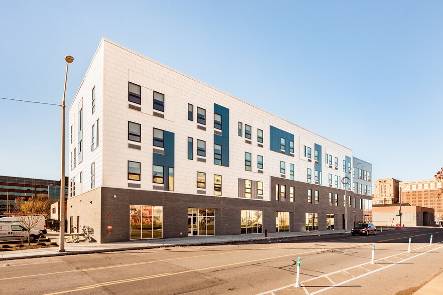 2627 Cass Ave, Detroit, MI for lease - Building Photo - Image 3 of 12