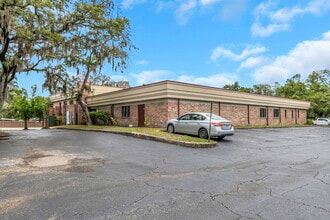 10320 N 56th St, Temple Terrace, FL for lease Building Photo- Image 1 of 40