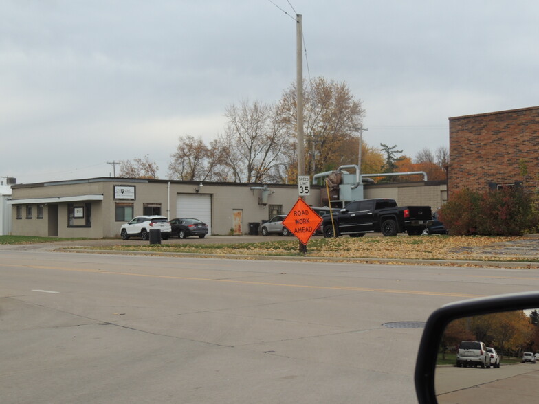 1336 N Ballard Rd, Appleton, WI for sale - Primary Photo - Image 3 of 49