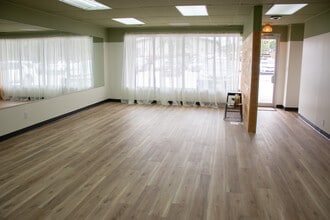 12103-12177 Pacific St, Omaha, NE for lease Interior Photo- Image 2 of 28