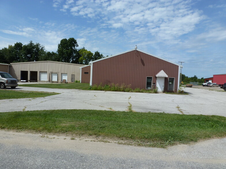 58785 Executive Dr, Mishawaka, IN for lease - Building Photo - Image 1 of 6