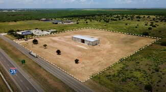 Plus de détails pour 13688 Interstate 35, Dilley, TX - Industriel à vendre