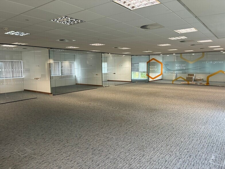 Sunrise Pky, Milton Keynes à louer - Photo du bâtiment - Image 2 de 7