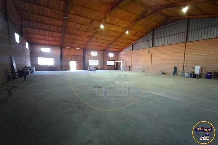 Industrial in Cuenca, Cuenca for sale - Primary Photo - Image 1 of 2