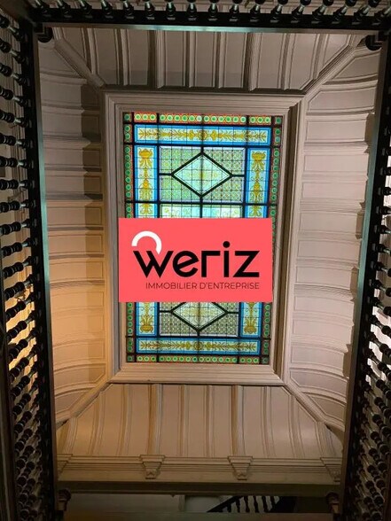 Office in Marseille for lease - Building Photo - Image 2 of 11