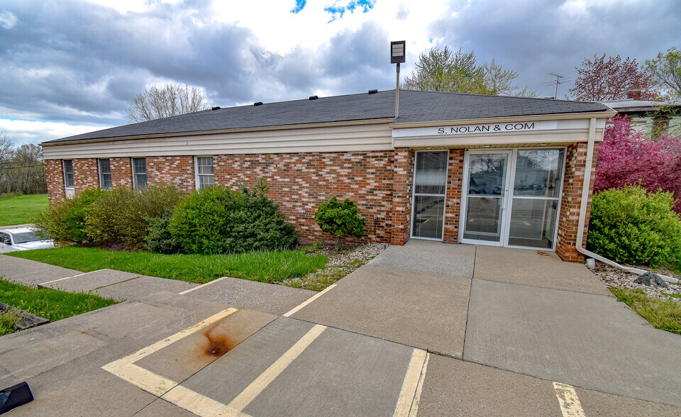 168 Cleveland St, Elyria, OH for sale - Building Photo - Image 2 of 35