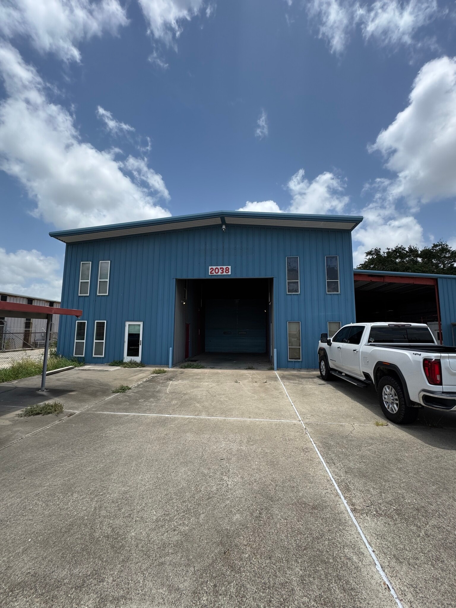 2038 Saratoga Blvd, Corpus Christi, TX for lease Building Photo- Image 1 of 56