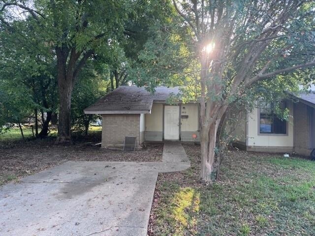 Home Group 9 portefeuille de 3 propriétés à vendre sur LoopNet.ca - Photo du bâtiment - Image 2 de 3