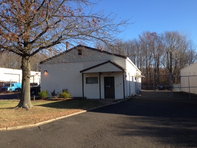 10 Industry Ct, Ewing, NJ for lease - Primary Photo - Image 1 of 6