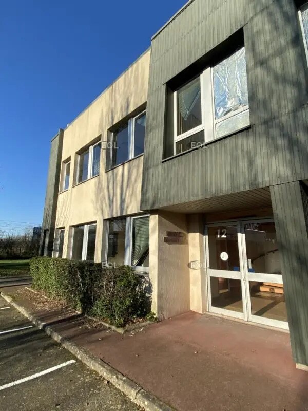Flex dans Coignières à louer Photo du bâtiment- Image 1 de 6