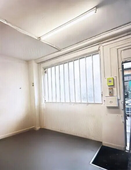 Bureau dans Paris à vendre - Photo du bâtiment - Image 3 de 6