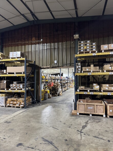 205 E Collins Rd, Fort Wayne, IN for lease - Building Photo - Image 3 of 13