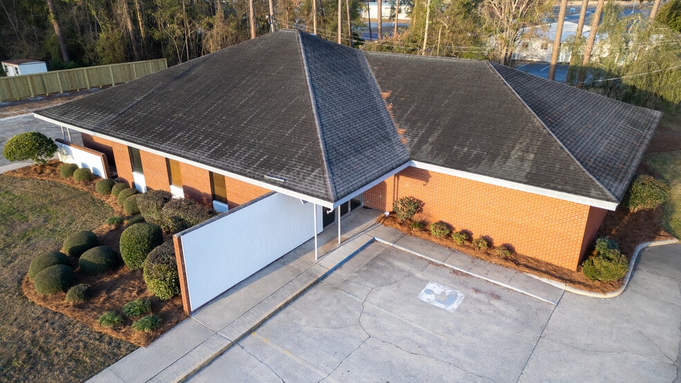 811 S 1st St, Jesup, GA for sale - Building Photo - Image 3 of 10