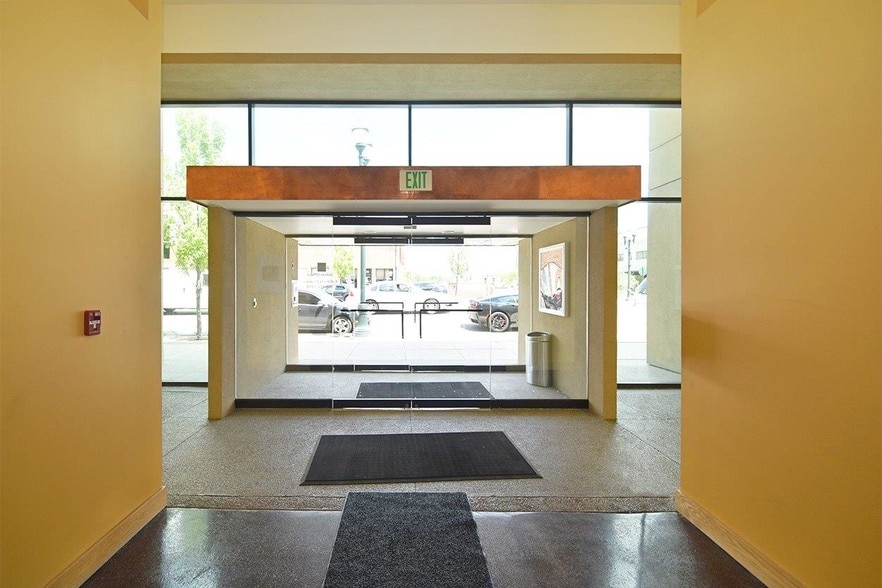 91 N Saginaw St, Pontiac, MI for lease - Building Photo - Image 3 of 13