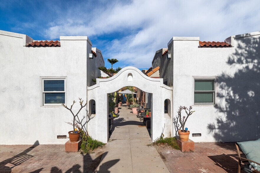 35 17th St, Hermosa Beach, CA à vendre - Photo du bâtiment - Image 3 de 10