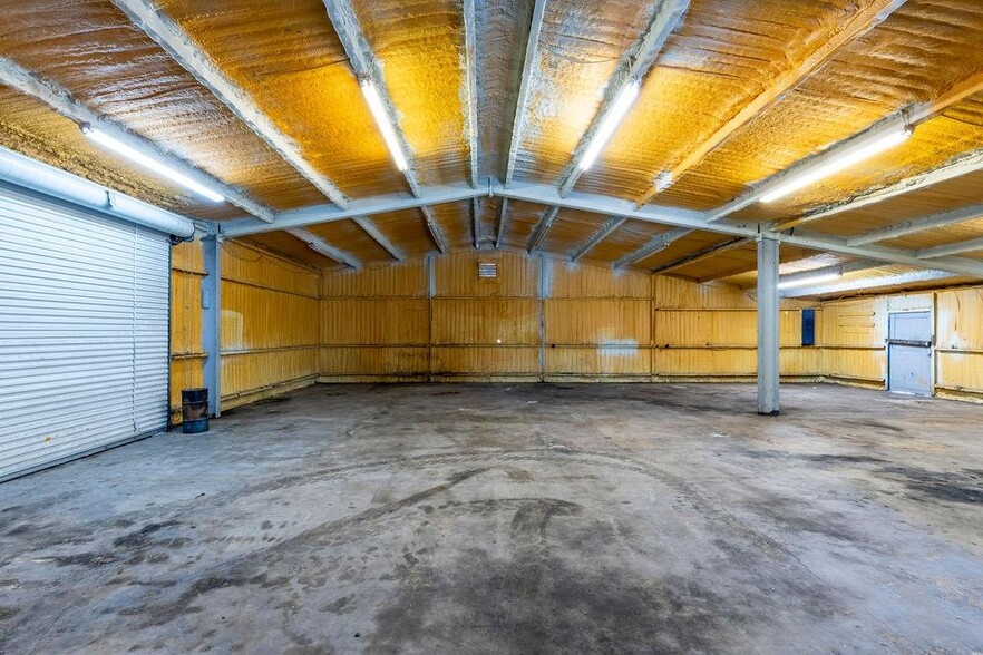 858 Old Highway 287, Waxahachie, TX for lease - Interior Photo - Image 2 of 8