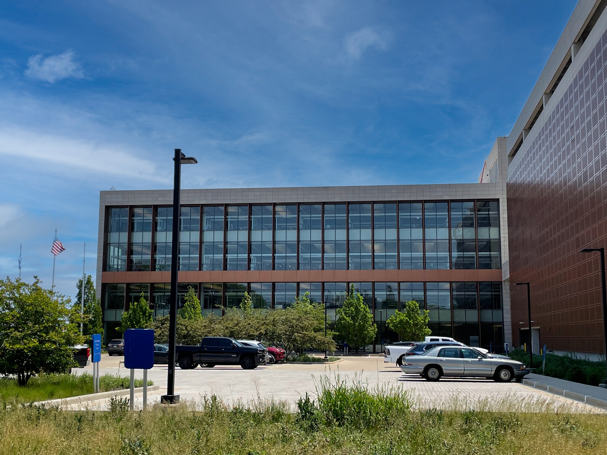 5757 N Green Bay Ave, Glendale, WI for lease Building Photo- Image 1 of 7