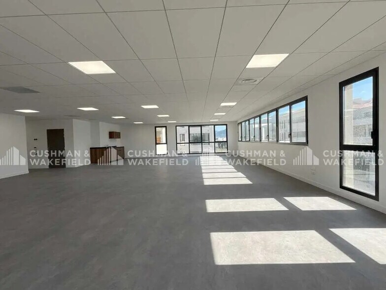 365 Chemin Du Camp De Sarlier, Aubagne à louer - Photo intérieure - Image 2 de 8