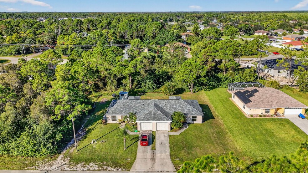 710 Creuset Ave S, Lehigh Acres, FL à vendre - Photo du bâtiment - Image 3 de 30