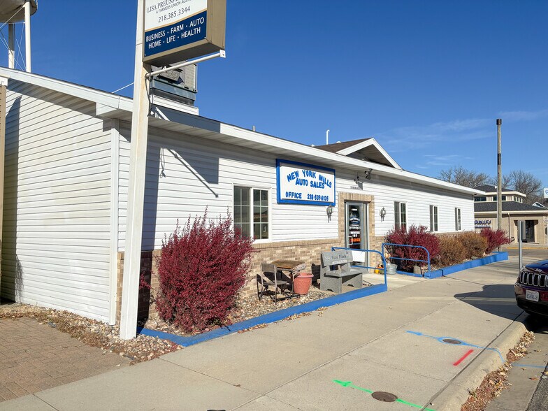 31 Main Ave N, New York Mills, MN à vendre - Photo du bâtiment - Image 2 de 39