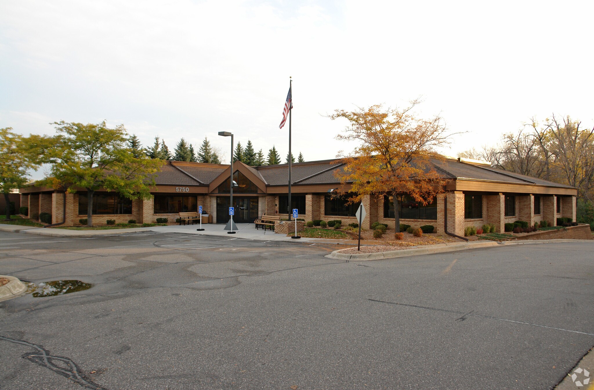 5750 Lincoln Dr, Edina, MN à vendre Photo principale- Image 1 de 15