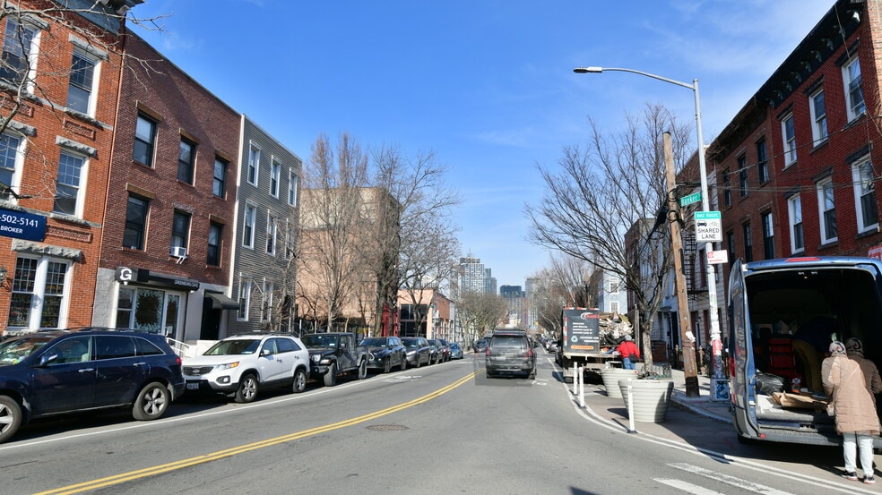 53 Franklin St, Brooklyn, NY for sale - Building Photo - Image 2 of 15