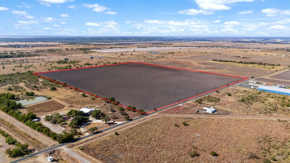 TBD County Road 583, La Coste, TX à vendre - Aérien - Image 2 de 7