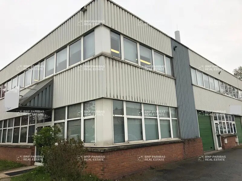 Flex in Les Essarts-le-Roi for sale Building Photo- Image 1 of 7