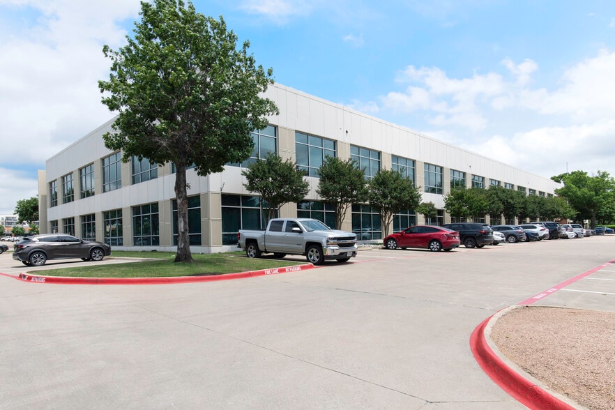 1410 E Renner Rd, Richardson, TX à louer - Photo du bâtiment - Image 3 de 23