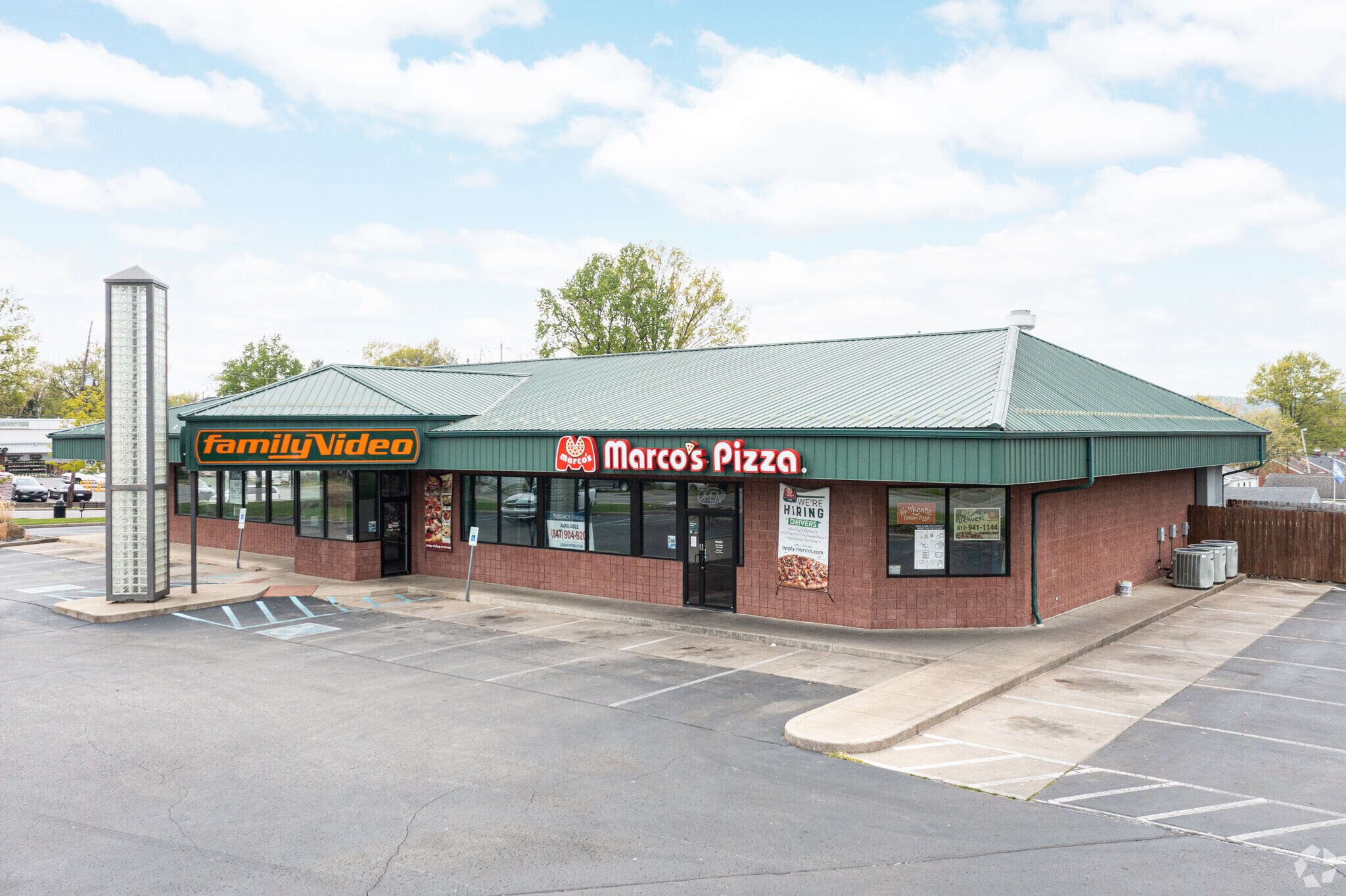 2011 Charlestown Rd, New Albany, IN for lease Primary Photo- Image 1 of 5