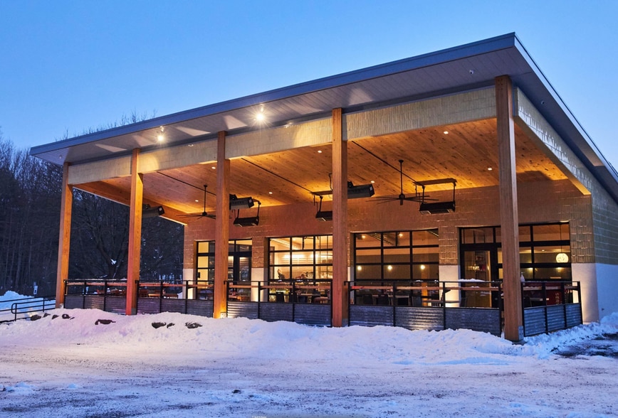 261 Tinker St, Woodstock, NY à vendre - Photo principale - Image 2 de 60