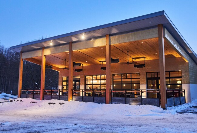 More details for 261 Tinker St, Woodstock, NY - Retail for Sale