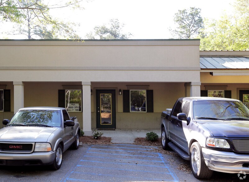 140 Beach City Rd, Hilton Head Island, SC à louer - Photo du bâtiment - Image 2 de 9